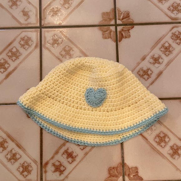 Handmade Knit Bucket Hat - Picture 1 of 4